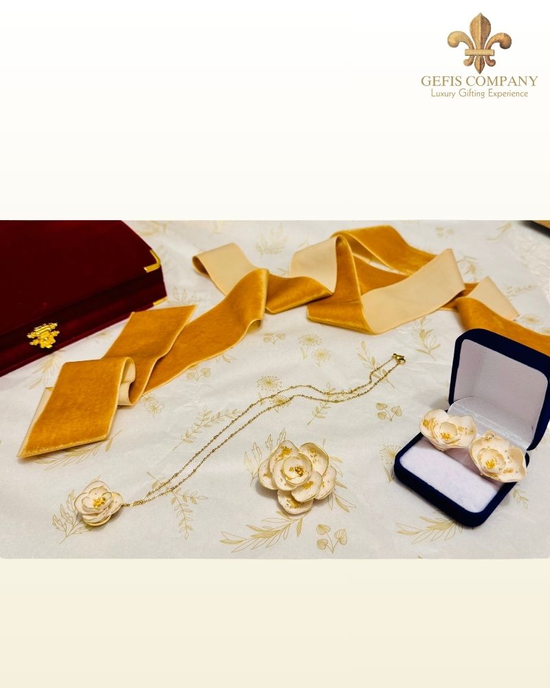 White and Gold Notes Jewelry Box